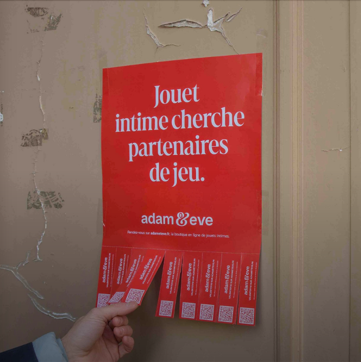 Affichage urbain tactique, "les petites annonces" pour la marque Adam & Eve.